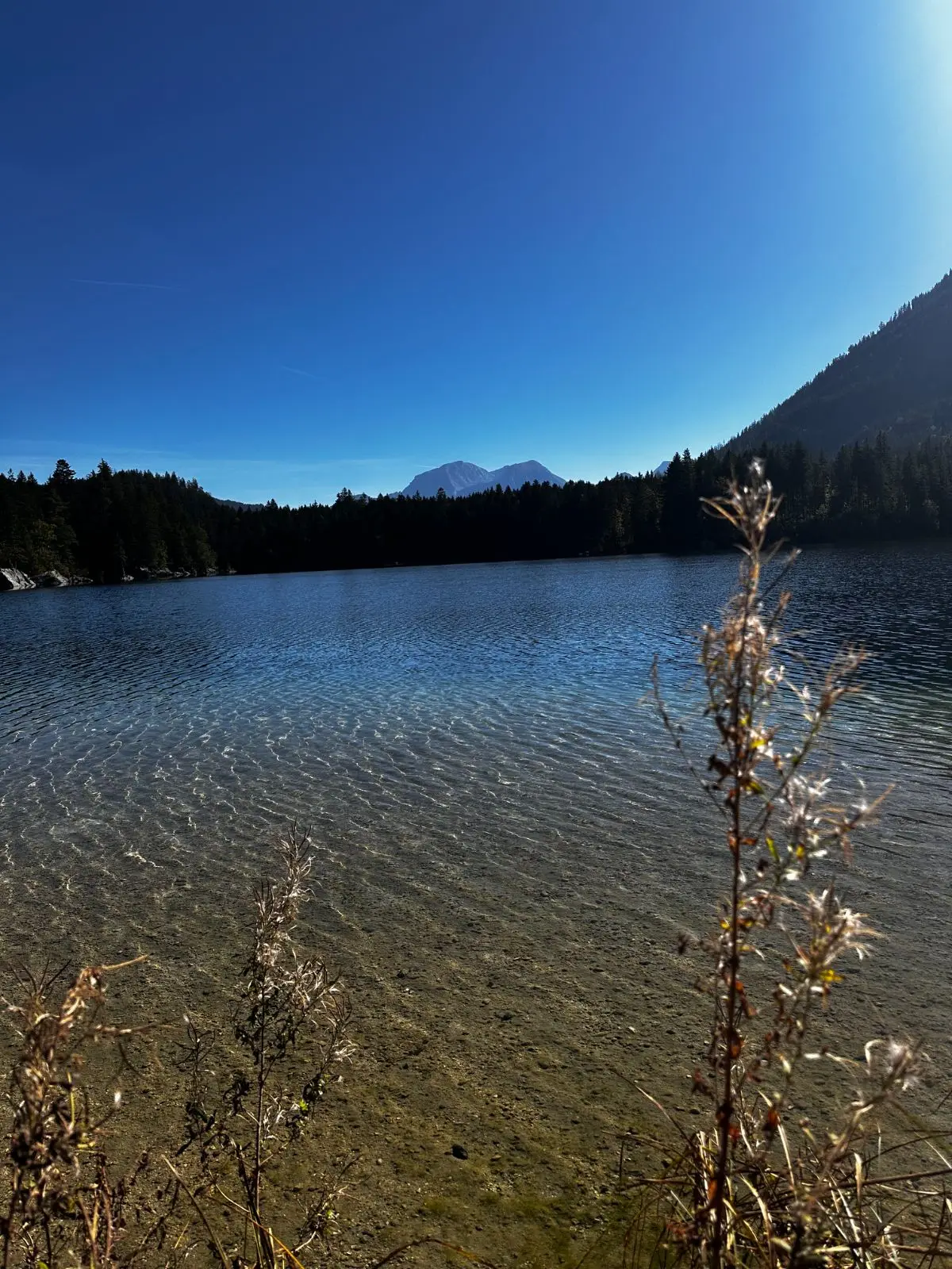 Der Hintersee bei Ramsau, am Rand des Nationalparks Berchtesgaden.